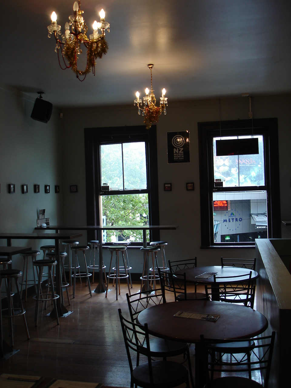 Kiwi Music Bar & Cafe