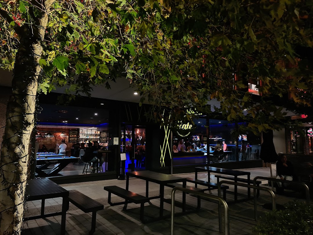 Slate – Billiards & Gastropub