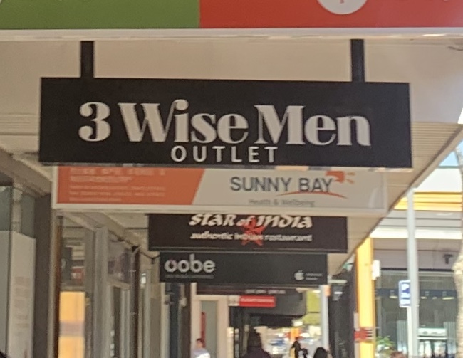 3 Wise Men Outlet – Hamilton