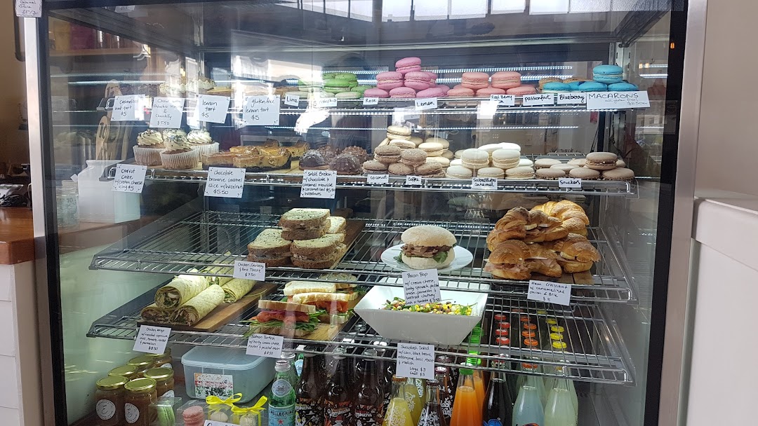 Emmalou Macaron & Coffee House