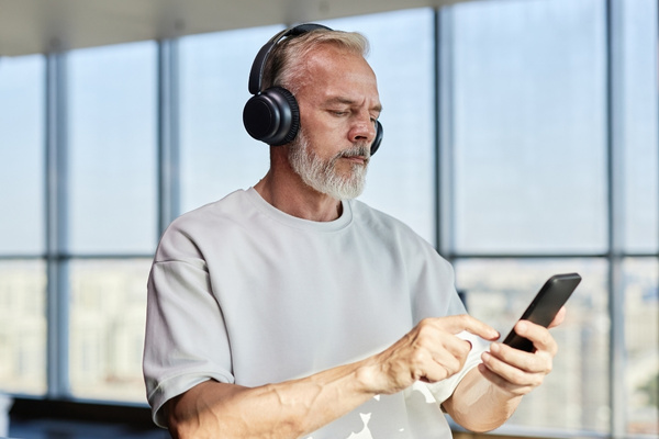 Triton Hearing, Mobile Clinic – Penelope