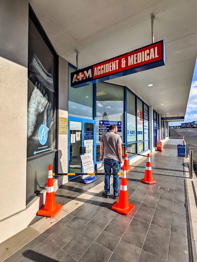 Three Kings Accident and Medical Clinic