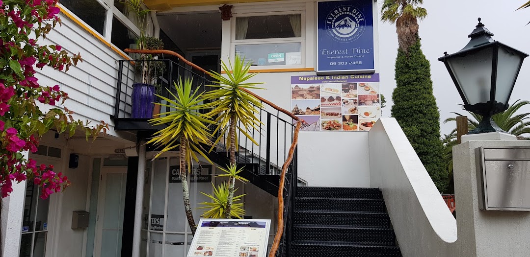 Everest Dine, Parnell
