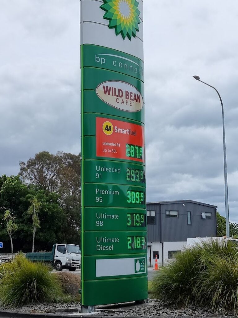 Wild Bean Cafe – BP Whangaparāoa